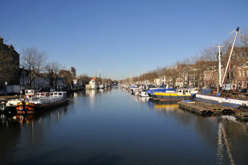 Encuentran en Holanda a 25 personas ocultas en un contenedor frigorífico 