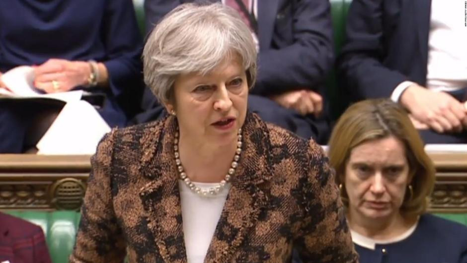 Theresa May expulsa a 23 diplomáticos rusos