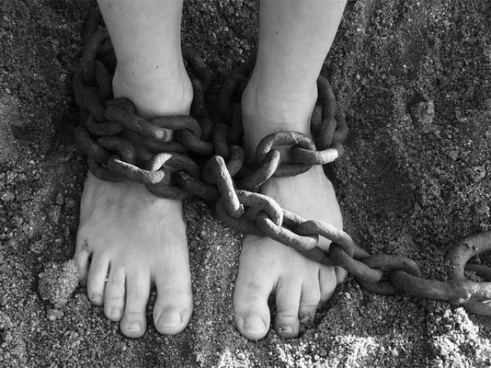 Abren investigación en Alemania luego de rescatar a menor de edad abandonada