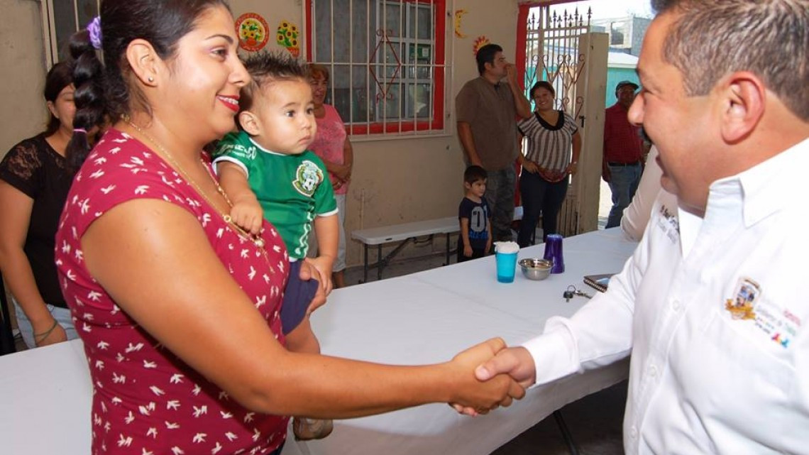 Llevan a cabo programa “Saludando a tu vecino”