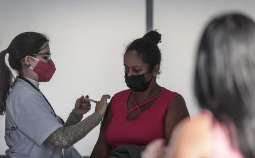 Suma Brasil más de 500 mil muertos por COVID-19 