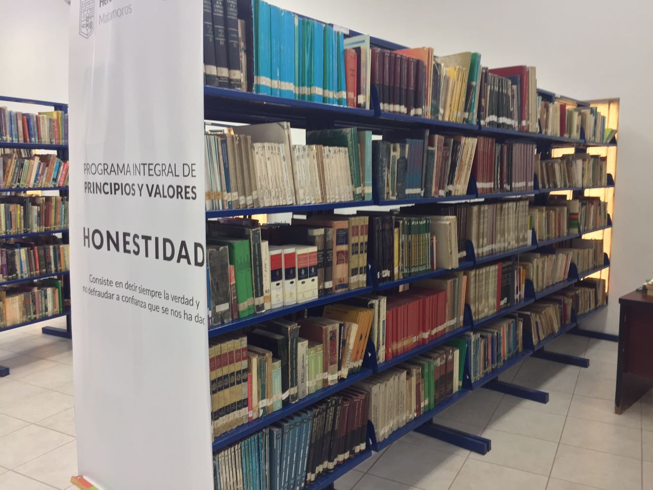 Donan 200 libros a la biblioteca municipal de Matamoros 