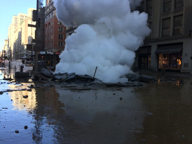 Explosión de una tubería de vapor sorprende a Manhattan