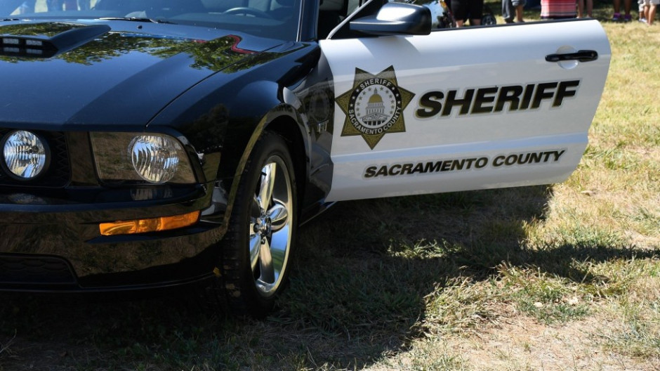 Dos personas pierden la vida tras tiroteo en centro de asistencia en Sacramento