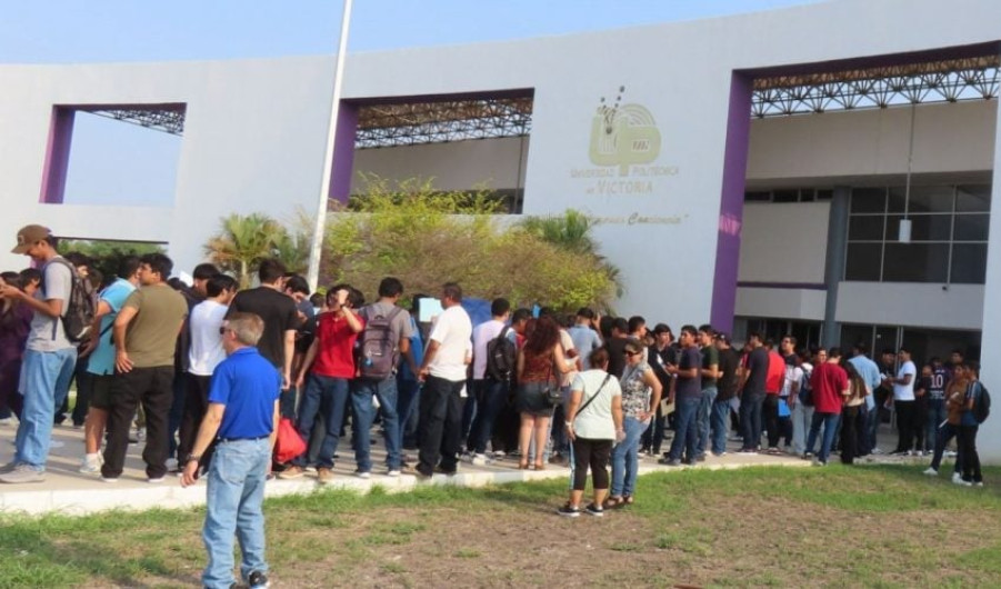 Realiza UPV examen de admisión a aspirantes de nuevo ingreso