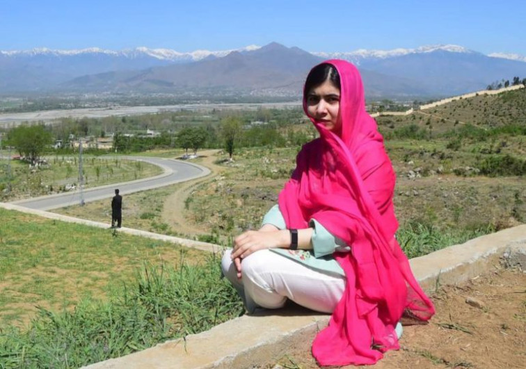 Malala regresa a su pueblo natal en Afganistán 13 años después de ser atacada