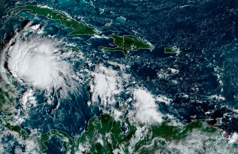 "Lisa" se degrada a tormenta en Belice y Centroamérica
