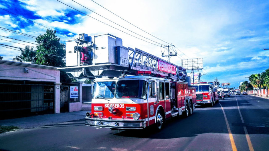 Se reporta fuerte incendio en parque industrial de Guaymas, Sonora 
