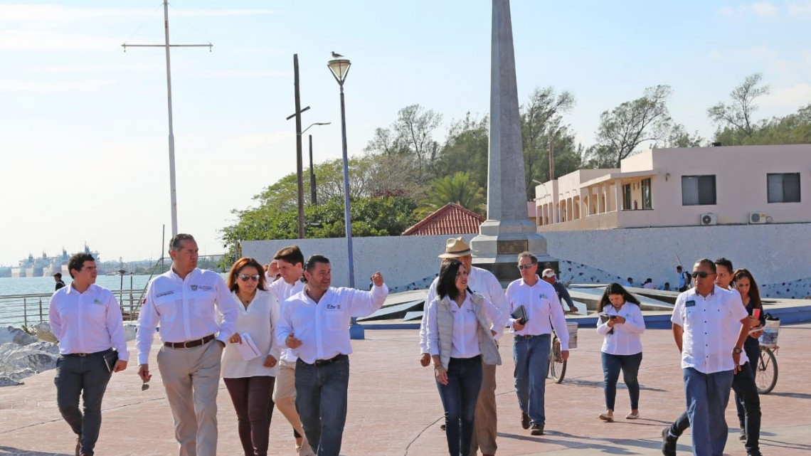 Busca Adrián Oseguera y secretario de Turismo dinamismo comercial