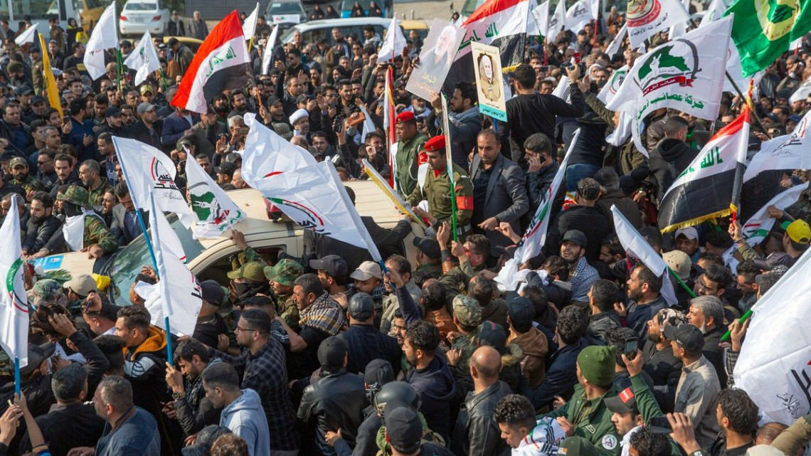 Miles de iraquíes despiden a líder iraní 