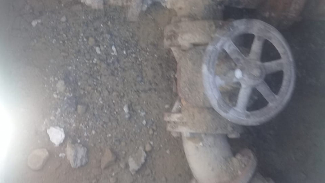 Reparan línea de agua en la 5 de Diciembre