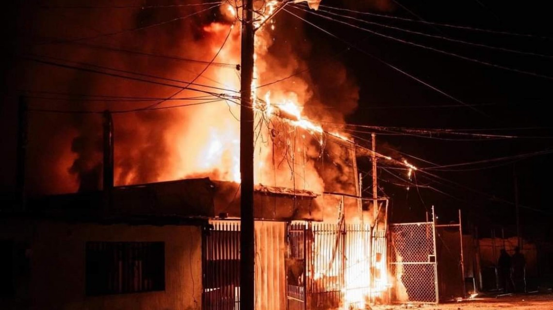 Mario y su mascota pierden su hogar en incendio