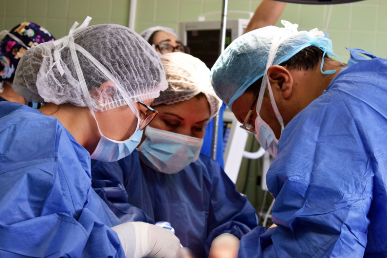 Aprueban que médicos peruanos puedan laborar hasta los 75 años 