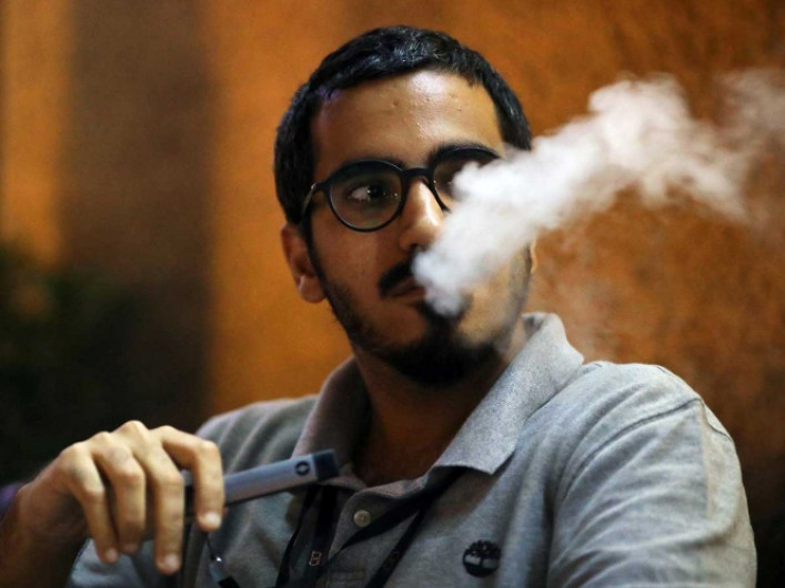 India prohíbe los cigarrillos electrónicos