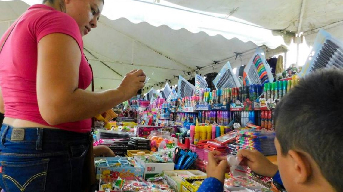 Realizan con éxito "Feria del Regreso a Clases"