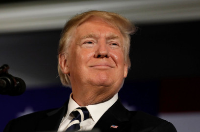 Trump arremete contras CNN y NBC por su cobertura mediática