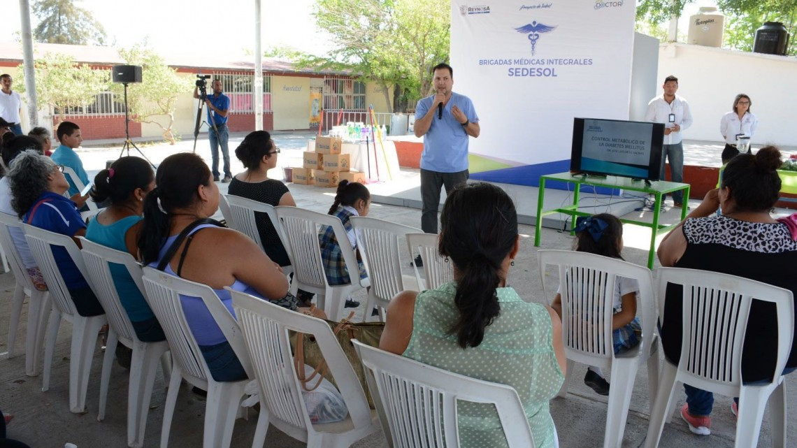 Reciben en la colonia López Portillo beneficios de Brigada