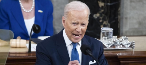 Joe Biden veta a aeronaves rusas del espacio aéreo de EU