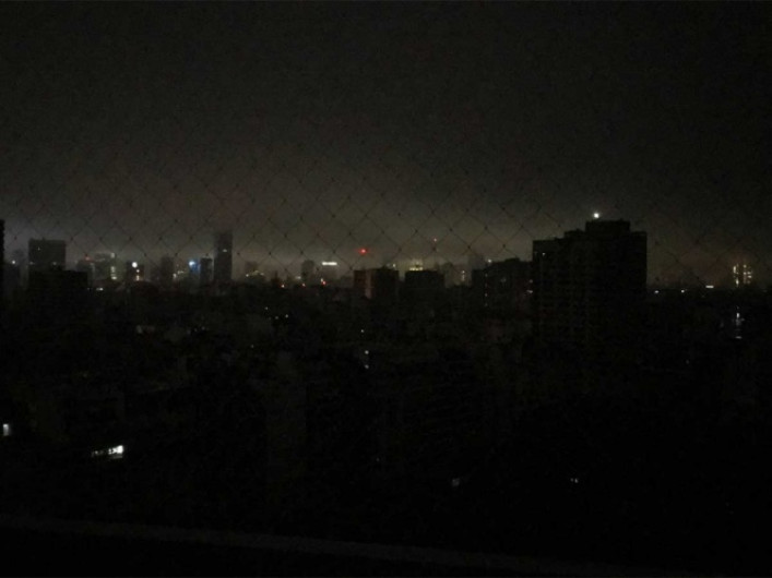 Servicio eléctrico comienza a restablecerse en Argentina y Uruguay tras apagón