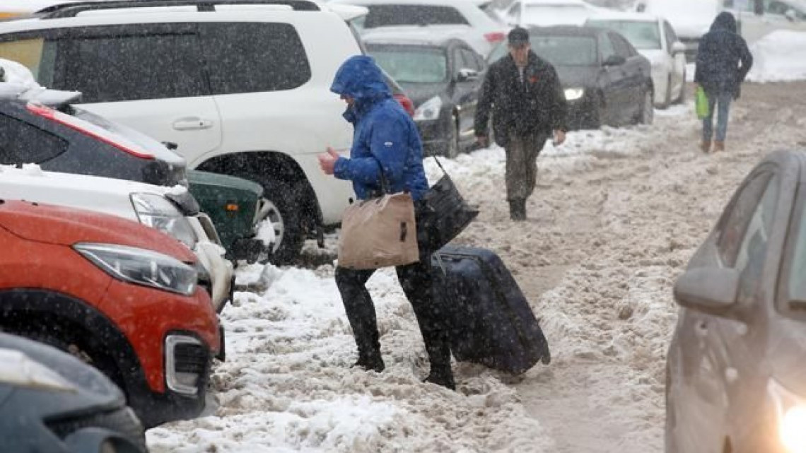1 muerto y cinco heridos tras tormenta de nieve en Moscú