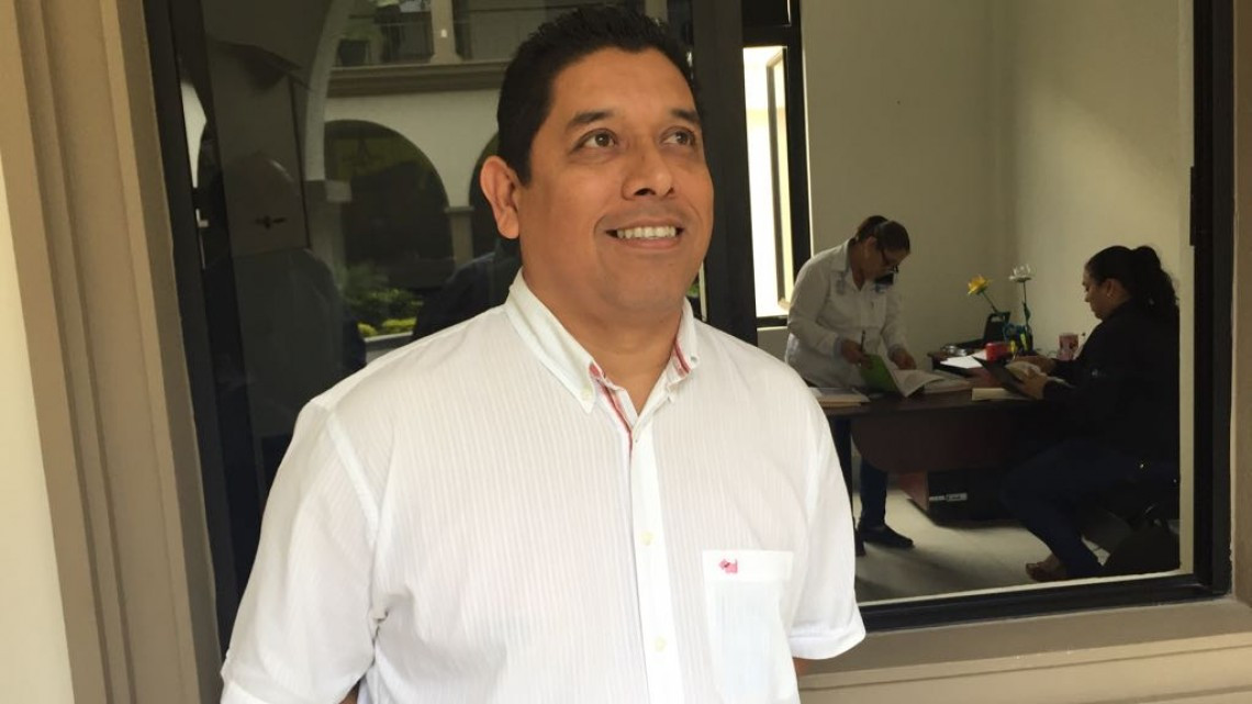 Problemas en el sistema eléctrico, impide operación al 100% de equipo acondicionado dentro del Ayuntamiento. 