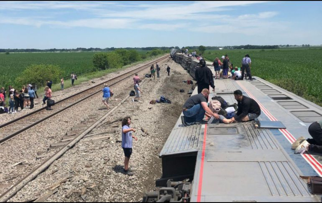 Tren con 243 pasajeros se descarrila en Missouri; reportan 3 muertos y varios heridos