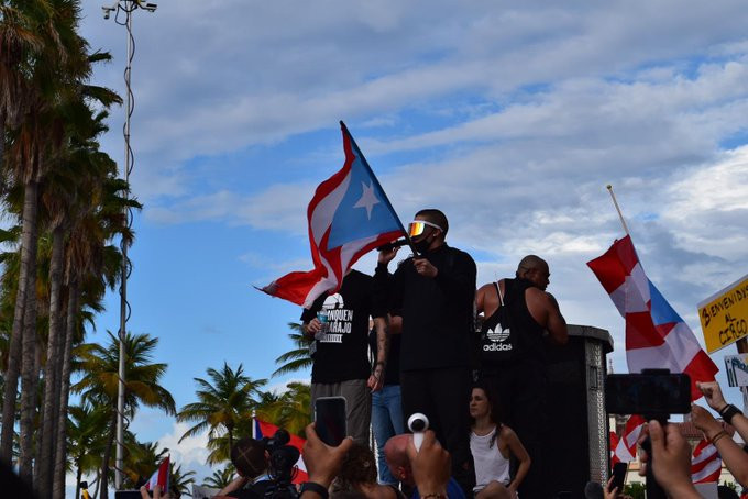Así se está viviendo la protesta en Puerto Rico encabezada por Bad Bunny y Residente