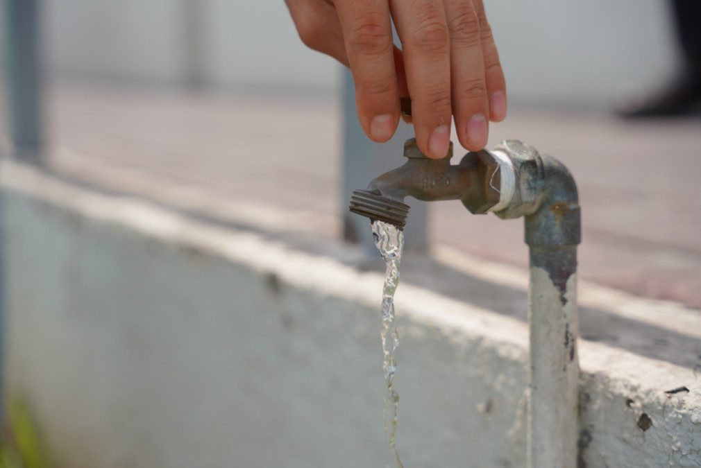 Exhorta COMAPA a seguir recomendaciones por semáforo rojo