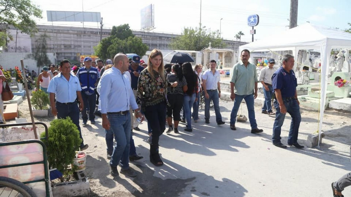 Alcaldesa realiza recorrido en cementerios