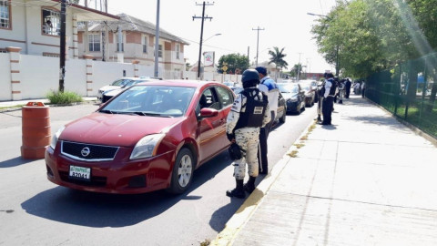 Ciudadanos agreden a Guardia Nacional por Operativos de Concientización