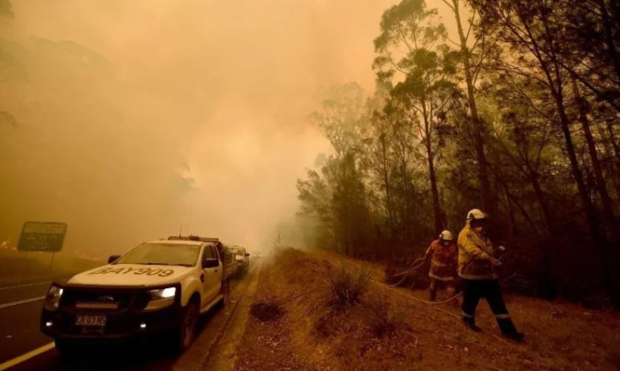 Intenso fuego continúa consumiendo Australia