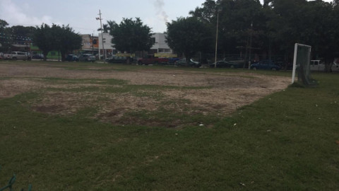 Exigen en la Hipódromo la rehabilitación de campo de fútbol 