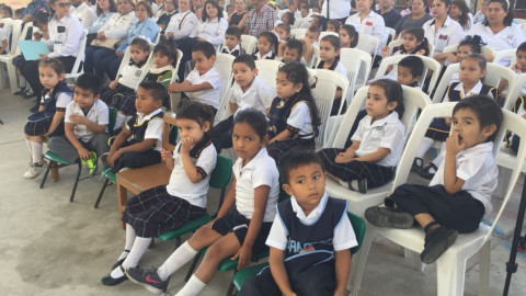 Entregan techumbre metálica a jardín de niños Benito Juárez