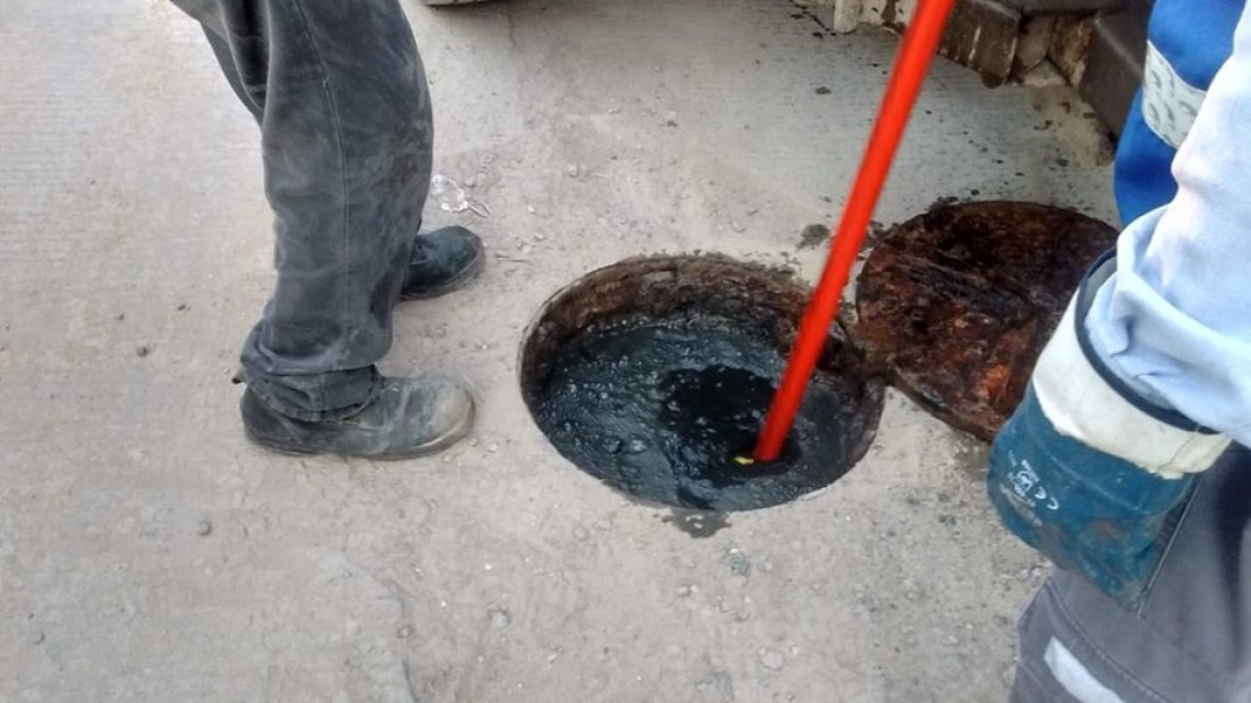 Comapa trabaja con equipo vactor