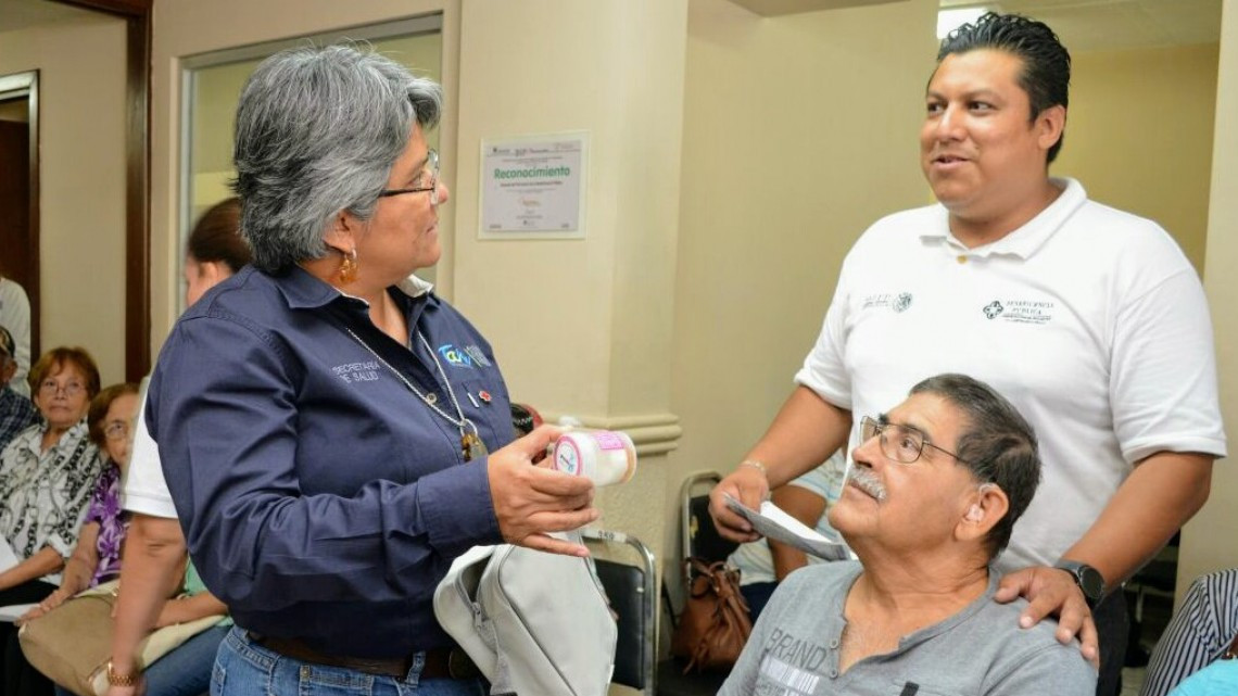 Entrega Salud 180 aparatos auditivos