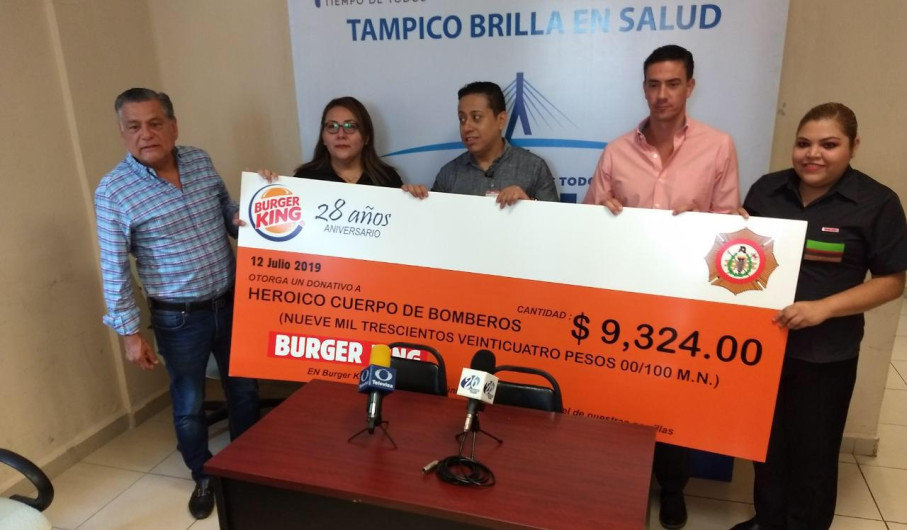 Recibe redondeo bomberos de Tampico 