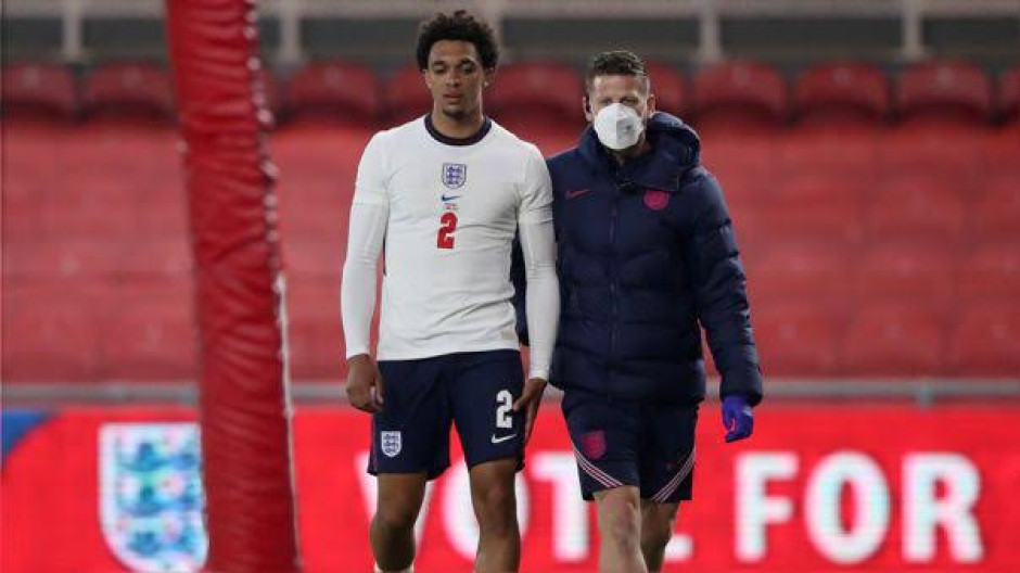 Alexander Arnold fuera de la Euro por lesión