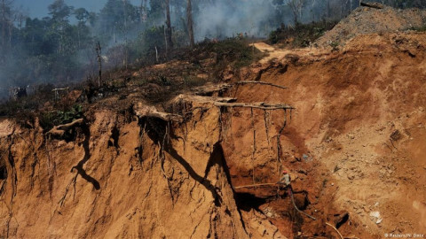 Al menos 6 muertos y 11 heridos deja alud de tierra en mina de Colombia
