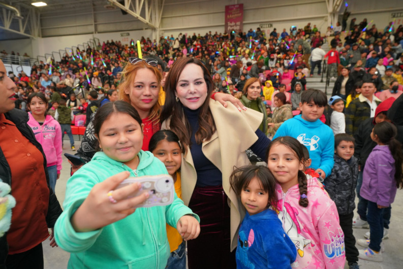 Llevan Gobierno Municipal y Sistema DIF alegría a miles de familias con festival de Reyes Magos