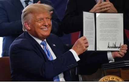 Firma Trump decreto para que Texas exporte petróleo a México