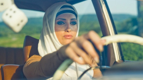 Mujeres de Arabia Saudita ya podrán conducir
