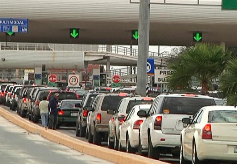 Largas filas en Puentes, arriesga el futuro económico de México: SDE