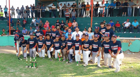 Ayuntamiento felicita a equipo de béisbol