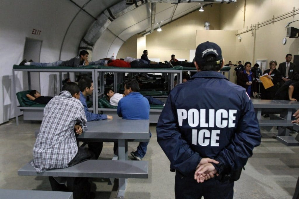 ICE busca deportar inmigrantes indocumentados que no han partido voluntariamente de EU 
