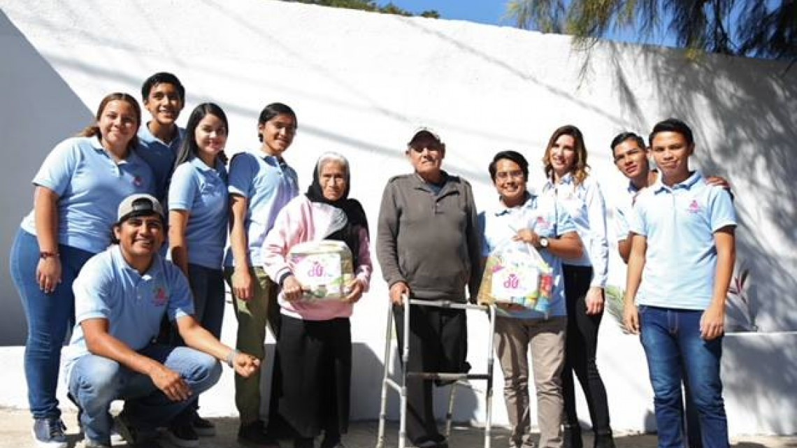 Voluntariado Juvenil otorga apoyo a adultos mayores