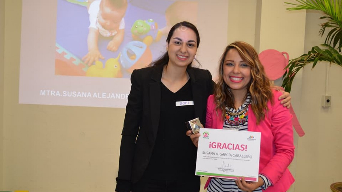 Jóvenes del programa AMA participan en taller