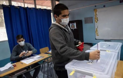 Cierra Chile primera jornada electoral para cambiar la Constitución