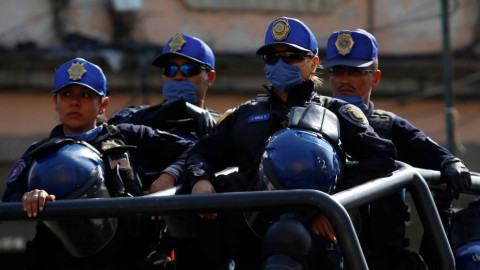 Proponen cámaras en el uniforme de policías en CDMX