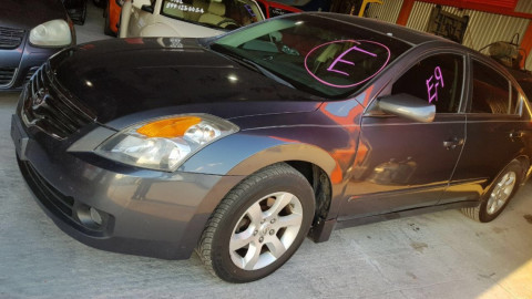 Realizan operativos contra venta de autos ilegales