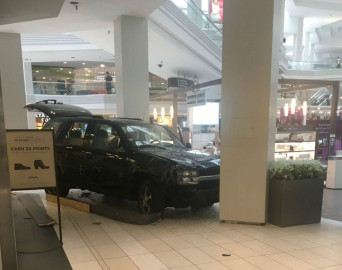 Se registra tiroteo en centro comercial de Illinois